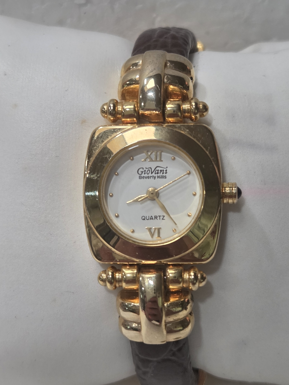 GEOVANI BEVERLY HILLS Women's Gold-Tone Quartz Watch - Brown Strap